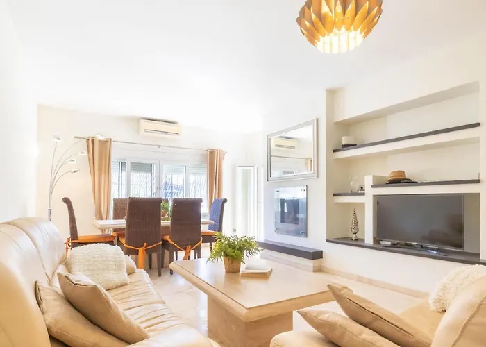 Marina - Puerto Banus Tatil Evi